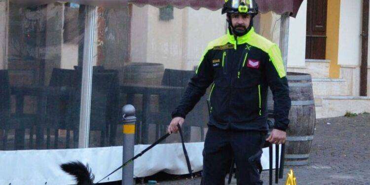 Si perde in campagna, anziano ritrovato grazie a fiuto cani