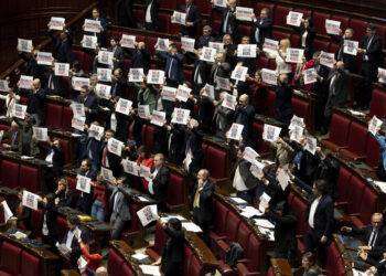 Stop al salario minimo, ok della Camera alla delega al governo