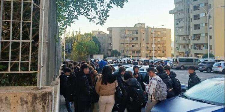 Scuole senza riscalamento, sciopero studenti Siotto e Alberti