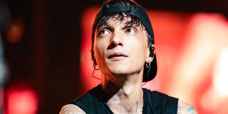 Ultimo, Non lasciare le mie mani è il suo regalo per Unicef