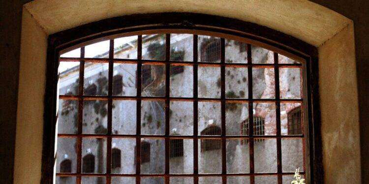 Uruguay, incendio in carcere: almeno 2 morti e 6 feriti