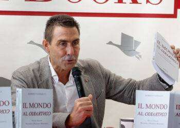 Notificata inchiesta a Vannacci, lui va subito in licenza