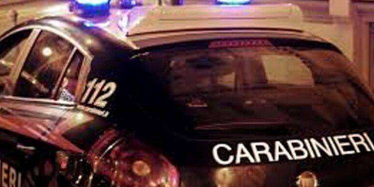 Furgone rubato va fuori strada, muore 17enne: due feriti