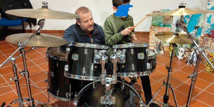 Bolotana, Rock And Bol promuove un laboratori musicale per bambini