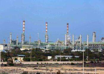 Libia, rivolta contro la corruzione: manifestanti minacciano di chiudere due impianti petroliferi e di gas