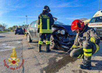 Ghilarza, schianto all’incrocio: due feriti