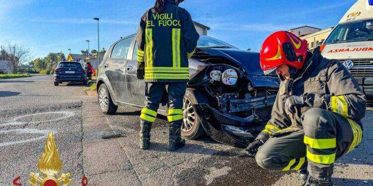 Ghilarza, schianto all’incrocio: due feriti