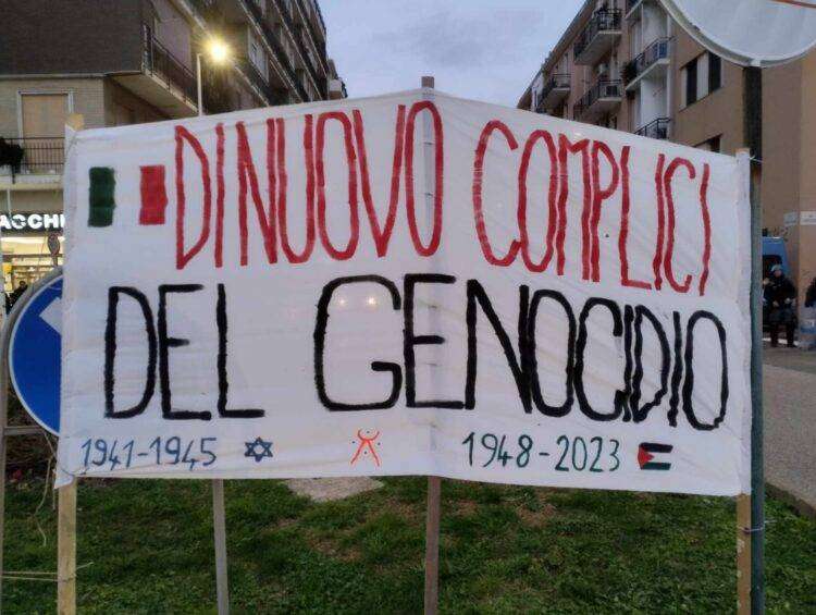 A Cagliari in migliaia al sit-in pro Palestina, forze dell’ordine blindano San Benedetto