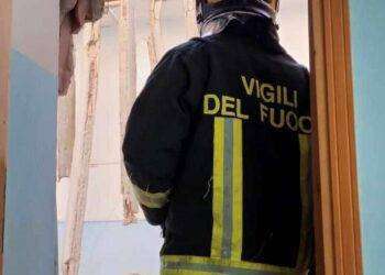 Austis, crolla solaio in una ex scuola elementare