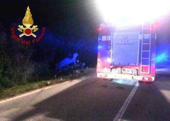 Tragedia in Gallura, auto esce di strada e colpisce un muretto: un morto