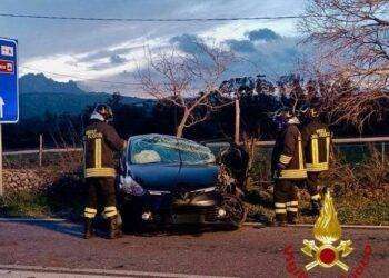 Arzachena, escono fuori di strada: due feriti gravi