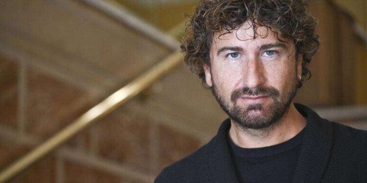 Cinetel, Alessandro Siani vola in testa al box office