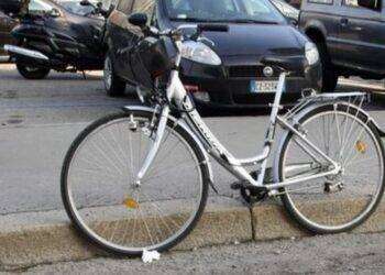 Niente bici legate a pali, Fiab si rivolge al Consiglio di Stato