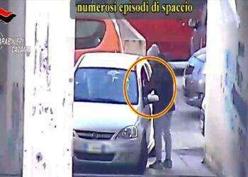 Gruppo gestiva 3 piazze spaccio a Catania, ordinanza per 14