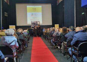 Bitti. l’amministrazione comunale consegna al fondatore del Remunnu ‘e locu, Daniele Cossellu, la cittadinanza benemerita