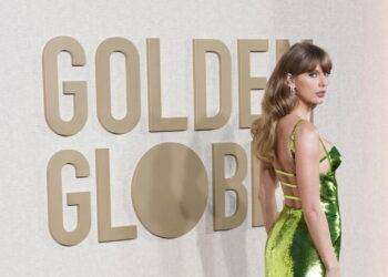 False foto a luci rosse della Tailor Swift in rete, ira dei fan