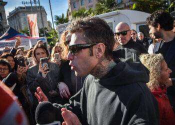 Cronisti a Fedez, ‘i giornalisti fanno il loro lavoro’