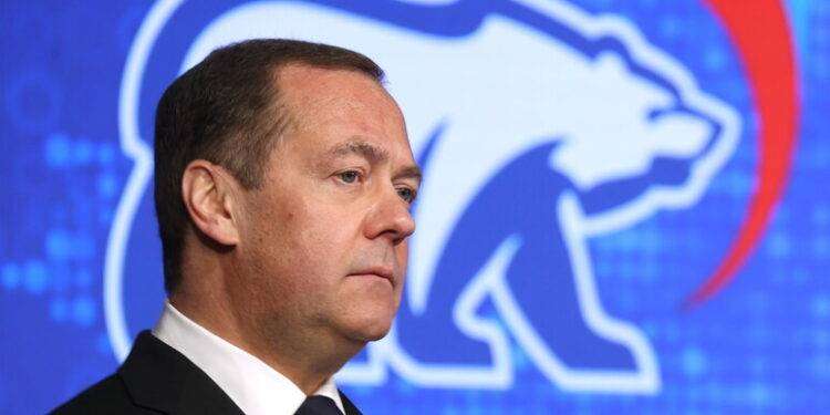 Medvedev, truppe Gb a Kiev sono dichiarazione di guerra