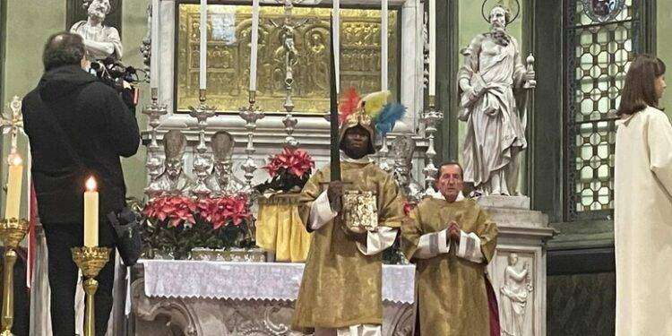 Messa Spadone dal 1366 celebra il potere spirituale e temporale