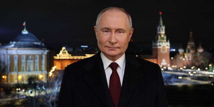 Putin, risponderemo agli attacchi, il nemico sta implodendo