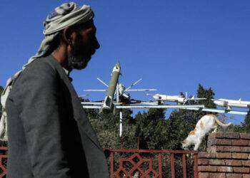 ‘Cargo greco colpito da un missile al largo dello Yemen’