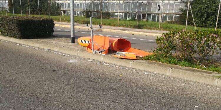 Assemini, la denuncia del Sindaco: “un simpatico personaggio ha distrutto il box autovelox in Corso Africa”