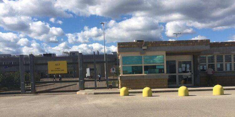 Rissa tra detenuti a Uta, ferito un sovrintendente