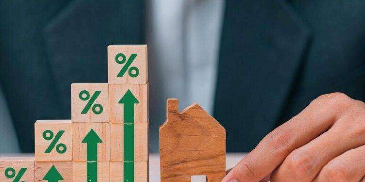 Domanda in calo per le case ma prezzi su per vendita e affitto