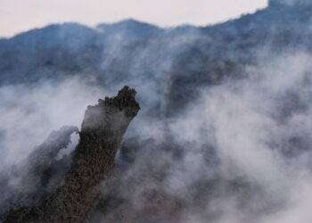 Nuova eruzione in Islanda, evacuata la città di Grindavík
