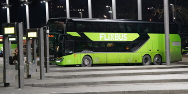 Tre passeggeri parlano di pianificare un attentato, Flixbus fermato in Belgio