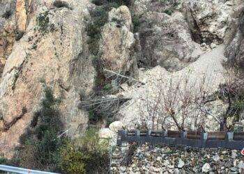 Riapre una corsia della statale 198 a Gairo chiusa per una frana