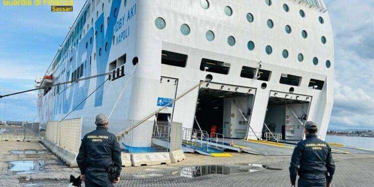 Corriere della droga arrestato a Porto Torres con 1,3 kg di eroina