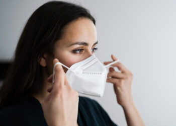 Stop alle mascherine? no! Schillaci proroga a giugno 2024 l’obbligo nelle strutture sanitarie