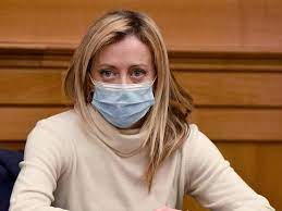 Il nuovo piano pandemico del governo Meloni: vaccini e limitazioni a libertà dei singoli