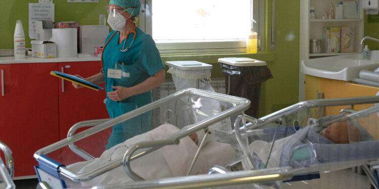 Inps, nel 2024 due mesi di congedo parentale con l’80% dello stipendio