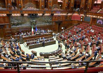 Madre fugge in Ucraina con figlia 5 anni, il caso in Parlamento