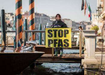 Pfas nei terreni in Italia, Greenpeace lancia una campagna nazionale