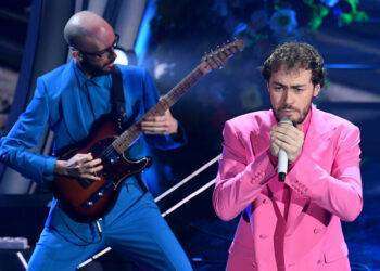 Premio carriera a Pinguini Tattici Nucleari ricordando Dalla