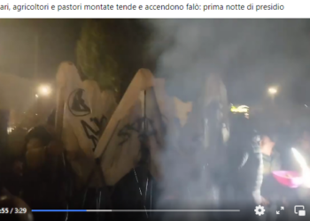 Cagliari, agricoltori e pastori montano tende e accendono falò: prima notte di presidio