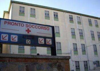 Auto esce di strada e si ribalta, muore turista francese