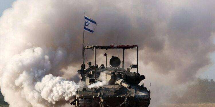 ‘Spari sulla folla in attesa degli aiuti a Gaza, venti morti’