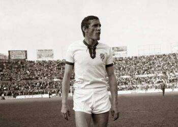 Alla Camera un minuto di silenzio ed un applauso per Gigi Riva