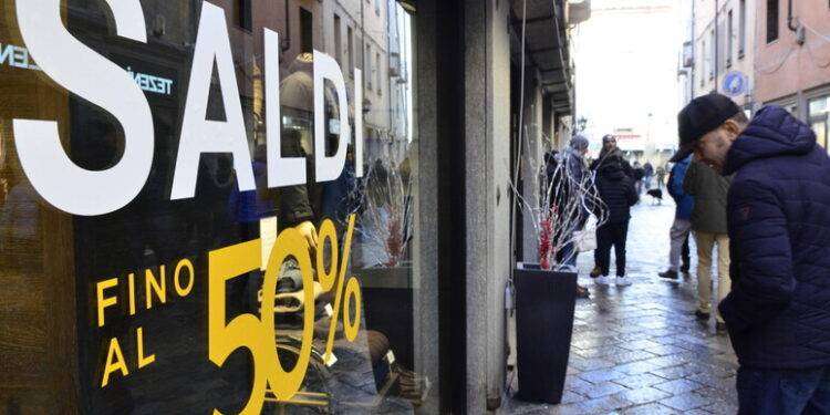Confcommercio, ‘in lieve calo chi farà acquisti in saldi’