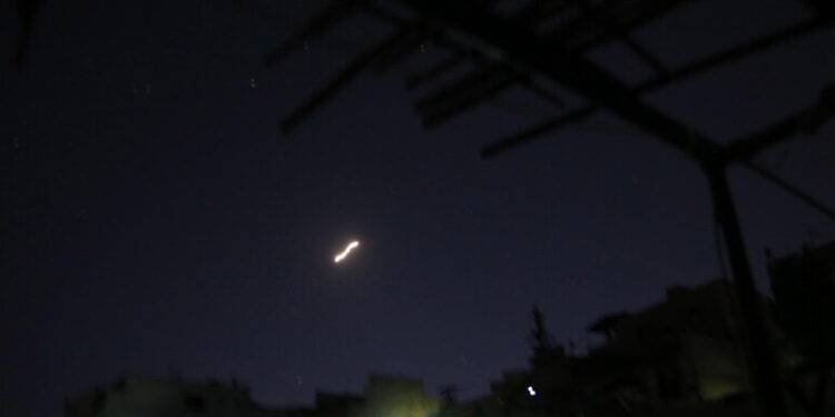 Israele calpesta il diritto internazionale, uccise 6 persone in attacco alla Siria