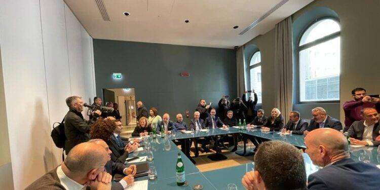 Elezioni in Sardegna, tavolo del centro destra spaccato: Lega e Psd’Az contro Fratelli d’Italia