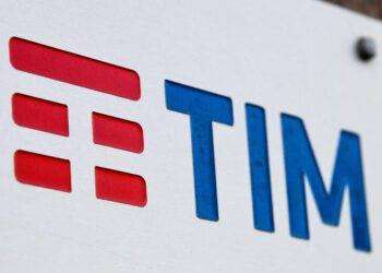 Tim, il governo autorizza la cessione della rete a Kkr