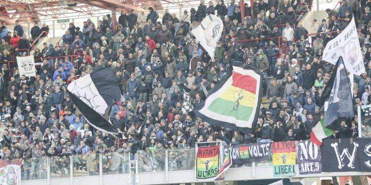 Padre aggredisce giocatore a Cesena, tre anni di Daspo