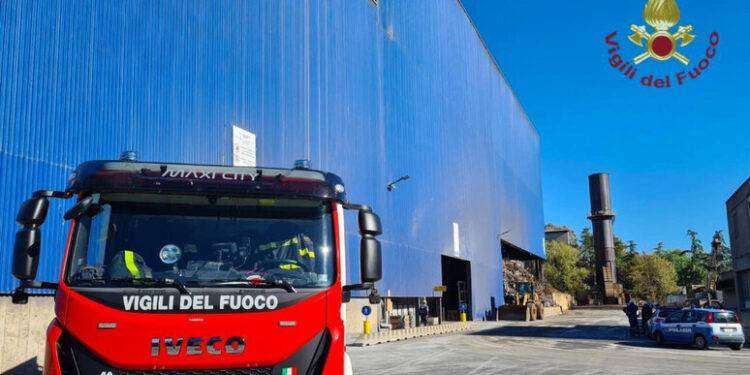 Operaio muore carbonizzato in acciaieria