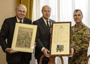 Esercito: la medaglia al valor militare del tenente Alberto Garau donata al museo storico della Brigata “Sassari”