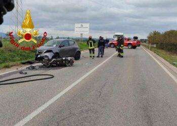 Alghero, scontro tra auto e moto: tre feriti di cui uno grave